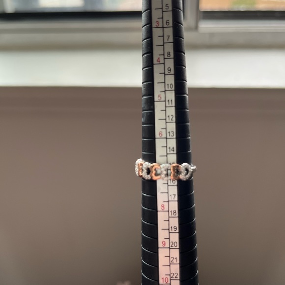 NWOT Sterling Silver CZ Heart Ring. SIZE 7 - Picture 8 of 8